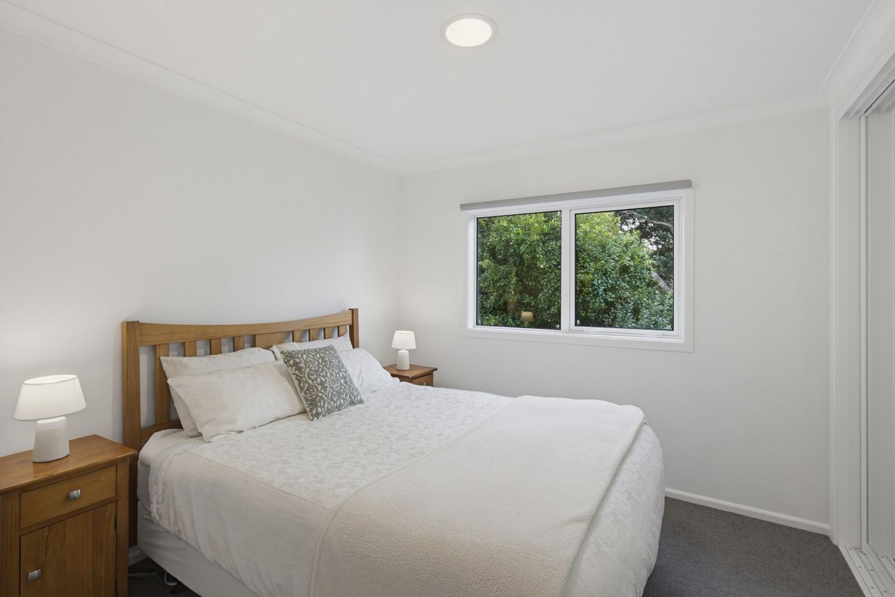 Beautifully renovated from the outside in! - Vista 5