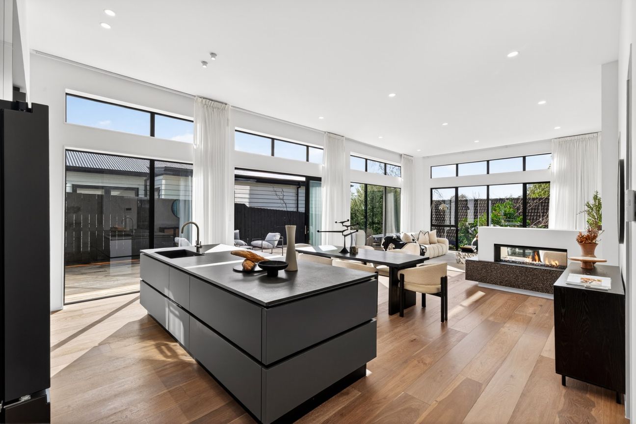 Architectural grandeur and executive luxury - Widok 6