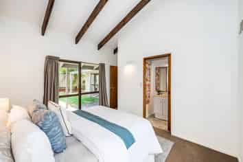 24 island View Terrace, Waikanae Beach