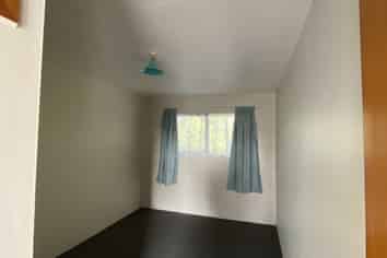 2/5 June Place, Hamilton East
