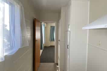 2/5 June Place, Hamilton East