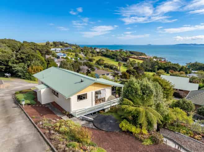 22 Bay View Road, Coopers Beach