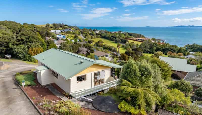 22 Bay View Road, Coopers Beach