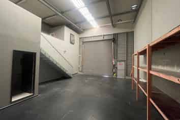 High Profile Office/Warehouse on Paul Matthews Road!