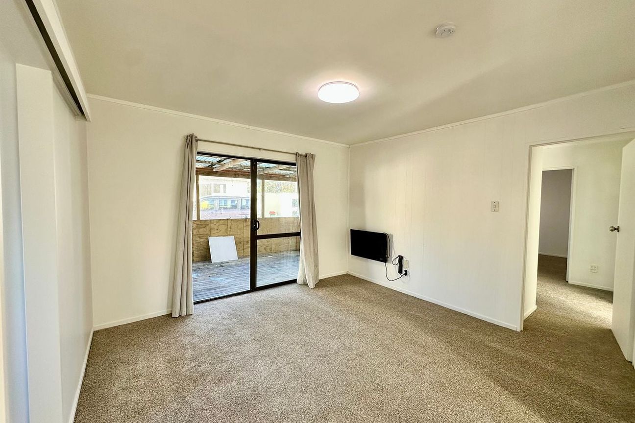 Newly Renovated 4-Bedroom Home in West Harbour - Widok 4