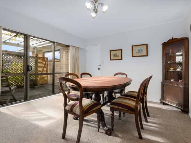 6 Rewarewa Crescent, Waikanae
