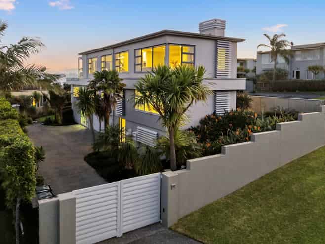 62 Seaview Road, Castor Bay