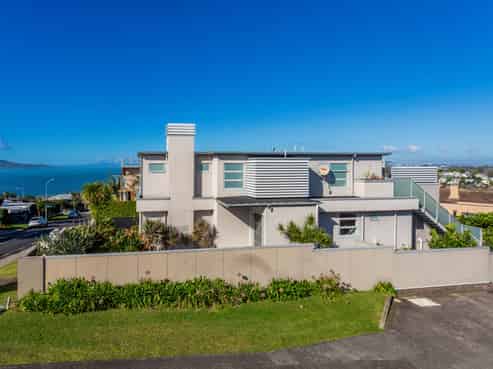 62 Seaview Road, Castor Bay
