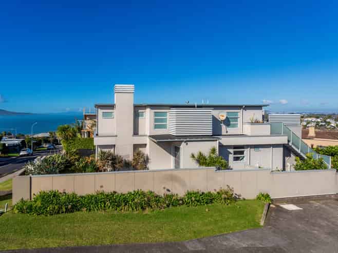62 Seaview Road, Castor Bay