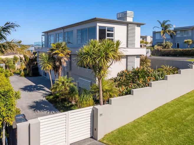 62 Seaview Road, Castor Bay