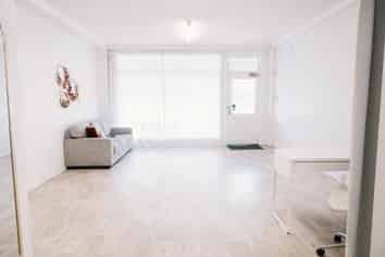 Retail or Studio Space – Move In Ready