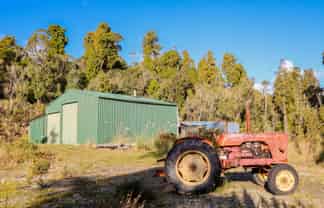 172 Clifton Road, Kaiata
