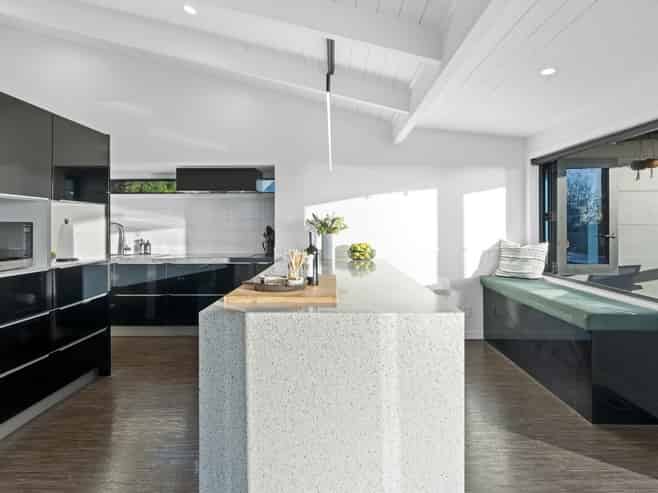 16 Ridge Lane, New Plymouth
