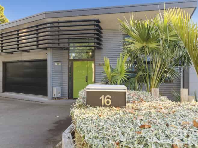 16 Ridge Lane, New Plymouth