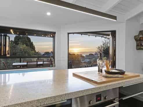 16 Ridge Lane, New Plymouth