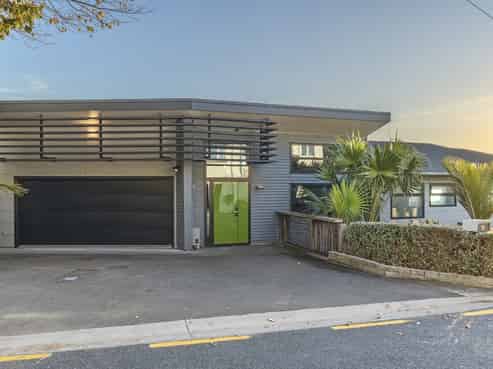 16 Ridge Lane, New Plymouth
