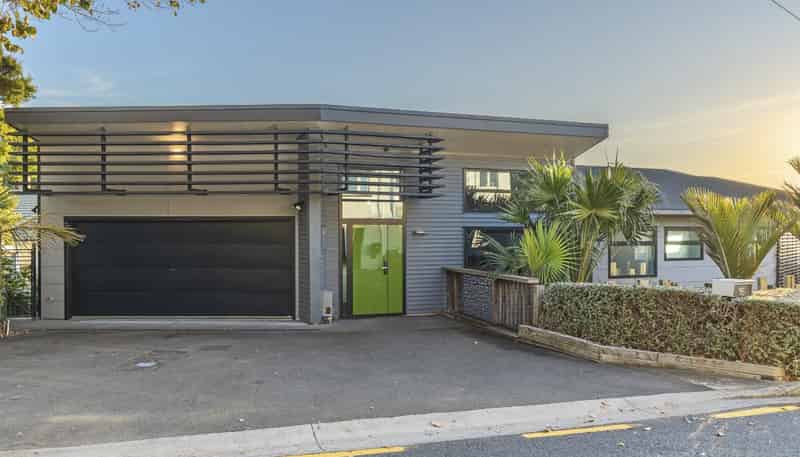 16 Ridge Lane, New Plymouth
