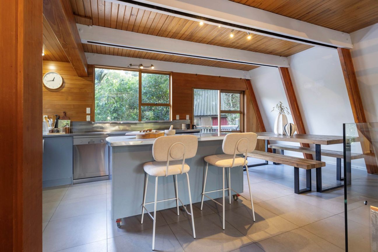 Truly Titirangi Living – další