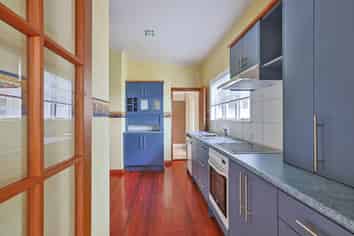 405 Akina Street, Akina