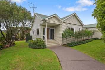 104 Frederick Street, Hillsborough