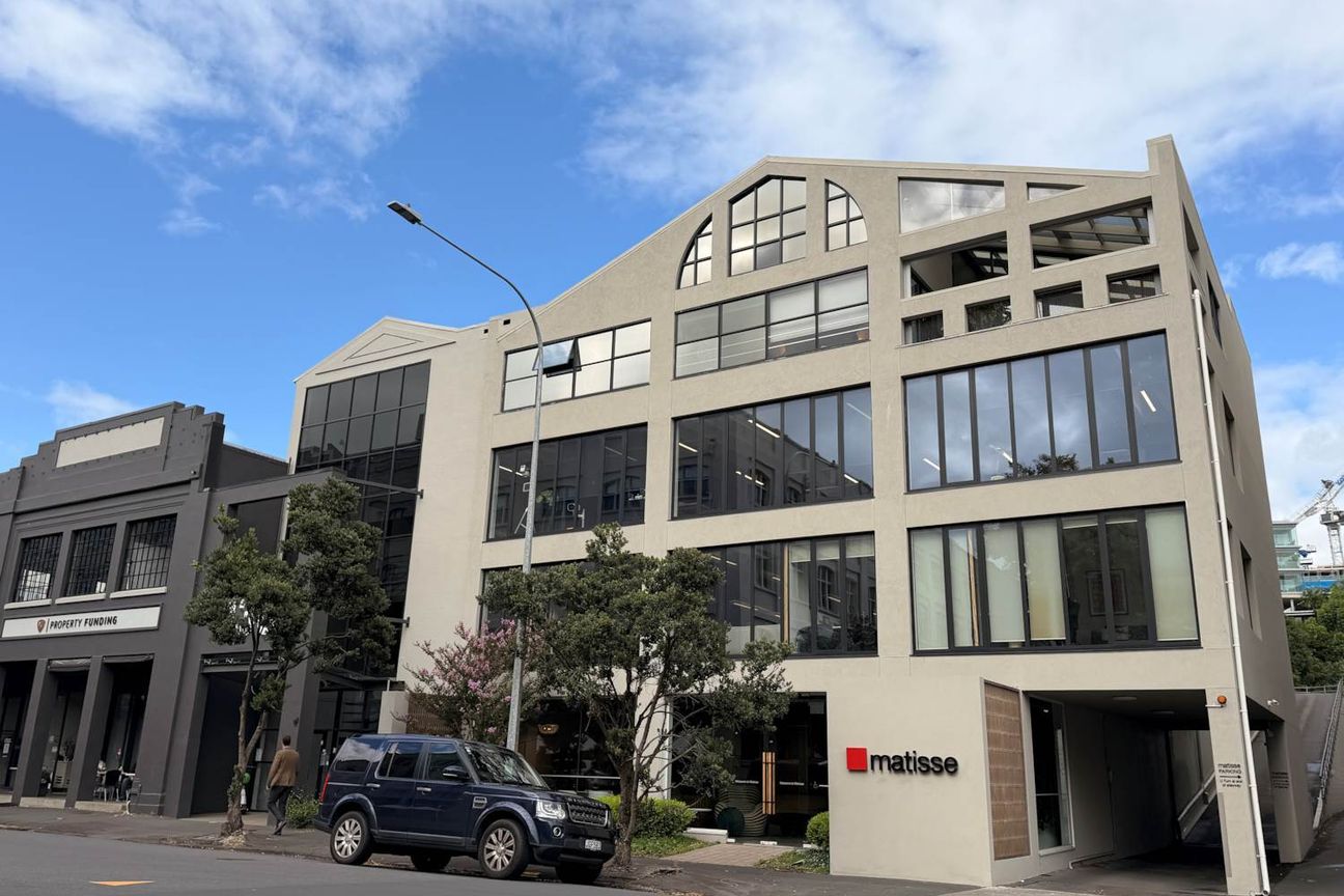 TOP FLOOR CHARACTER OFFICE IN PARNELL - Bild 2