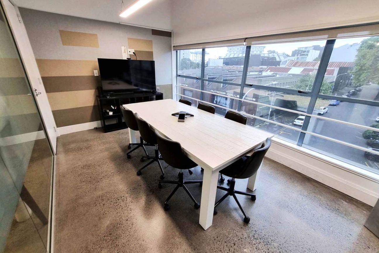 TOP FLOOR CHARACTER OFFICE IN PARNELL - Fler