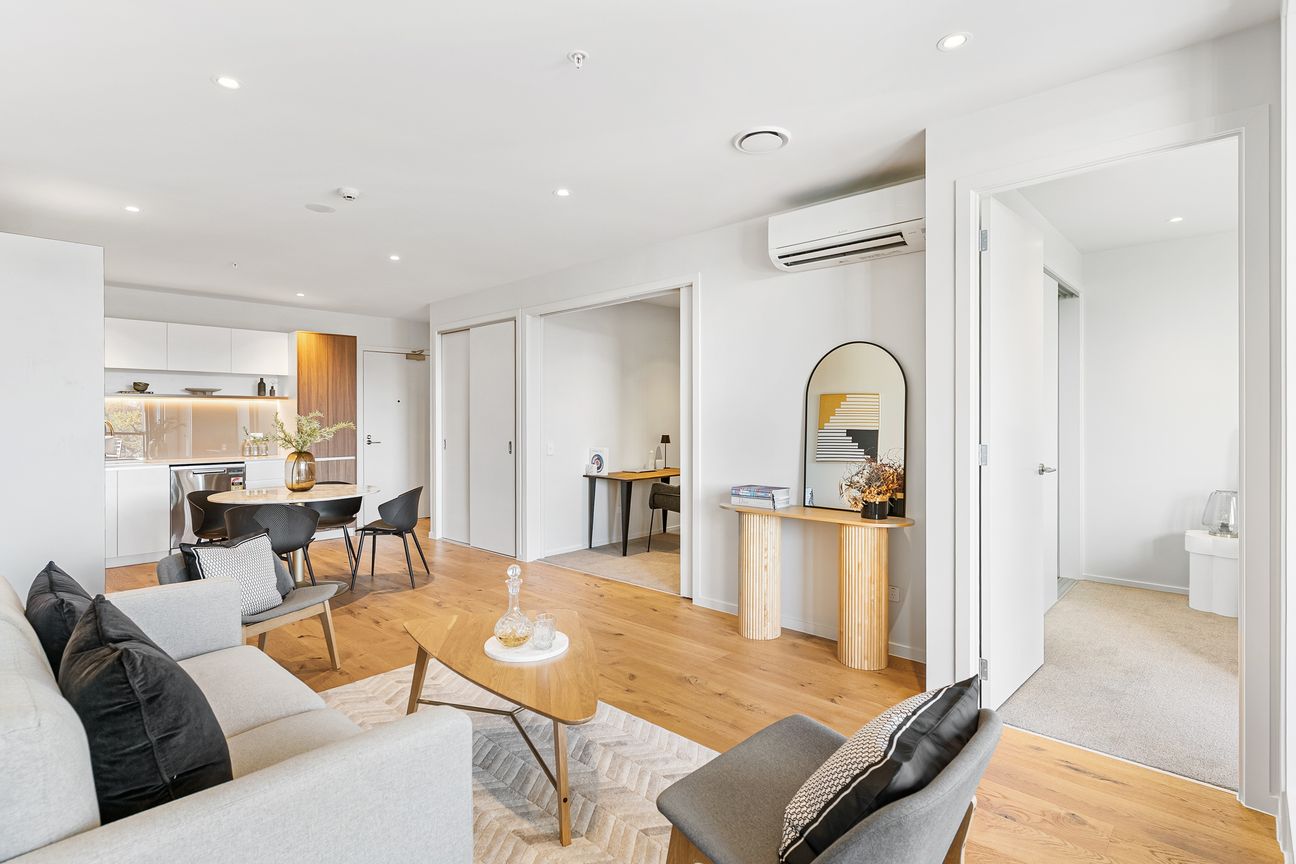 APARTMENT + STUDIO - ASKING PRICE $699,000! - Widok 3
