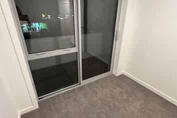 8/5 Glen Road, Browns Bay