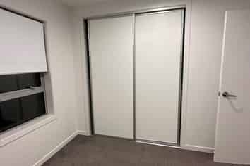 8/5 Glen Road, Browns Bay