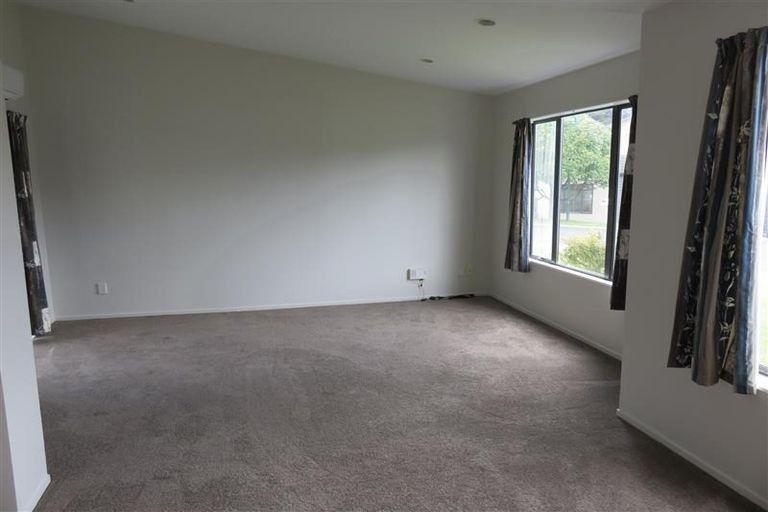 3 Bedroom Standalone House (Rent Negotiable) - Vista 3