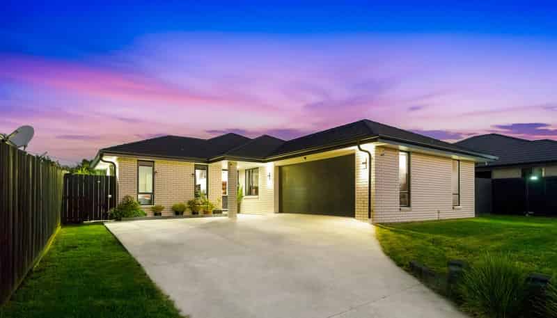 87 Twin Parks Rise, Papakura