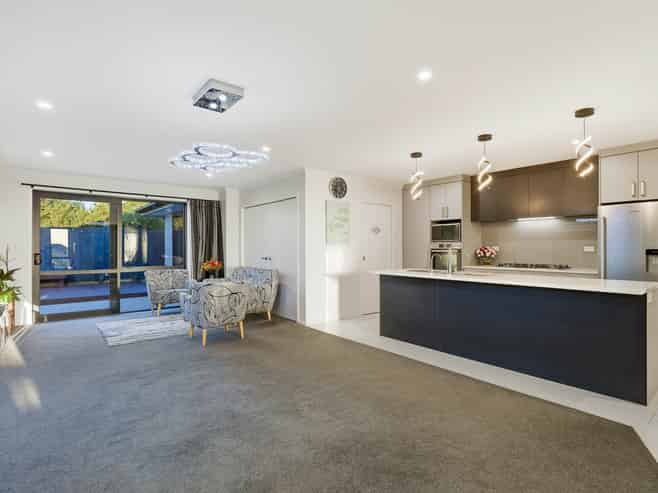 87 Twin Parks Rise, Papakura