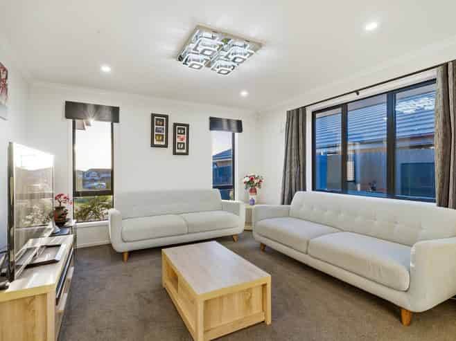 87 Twin Parks Rise, Papakura