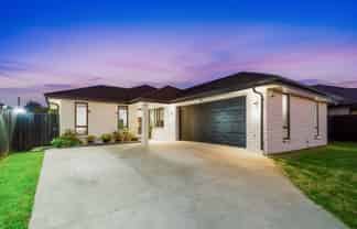 87 Twin Parks Rise, Papakura
