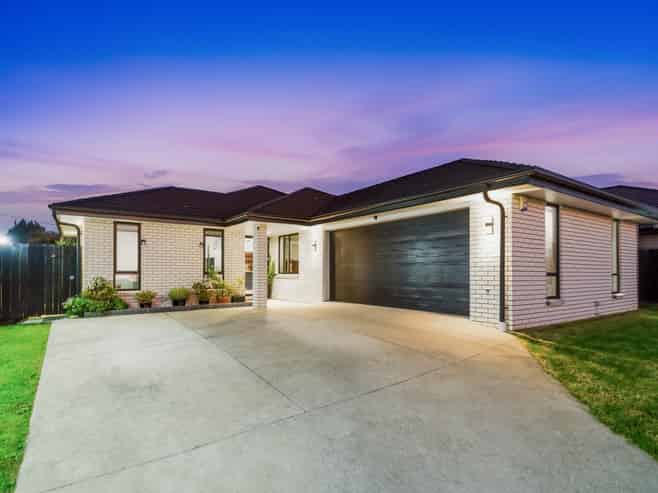 87 Twin Parks Rise, Papakura