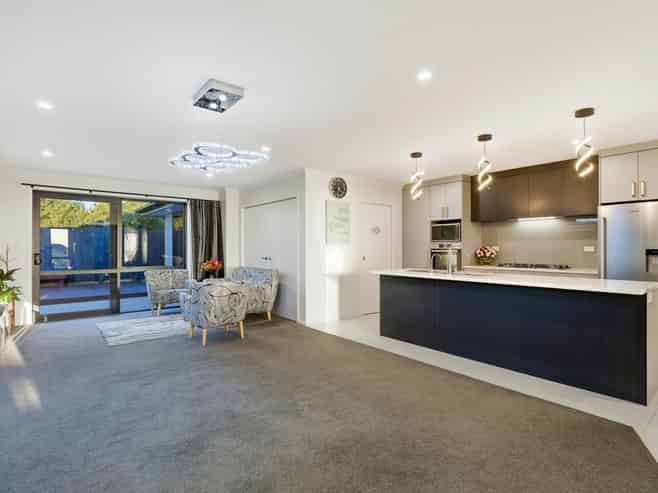 87 Twin Parks Rise, Papakura