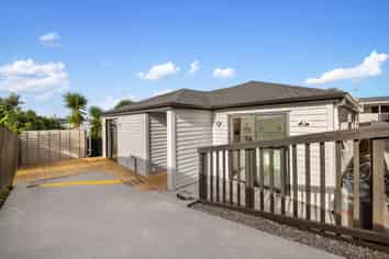 14A Riserra Drive, Ranui