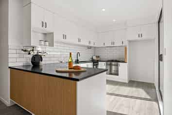 14A Riserra Drive, Ranui