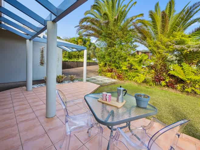 25 Woodfern Crescent, Titirangi