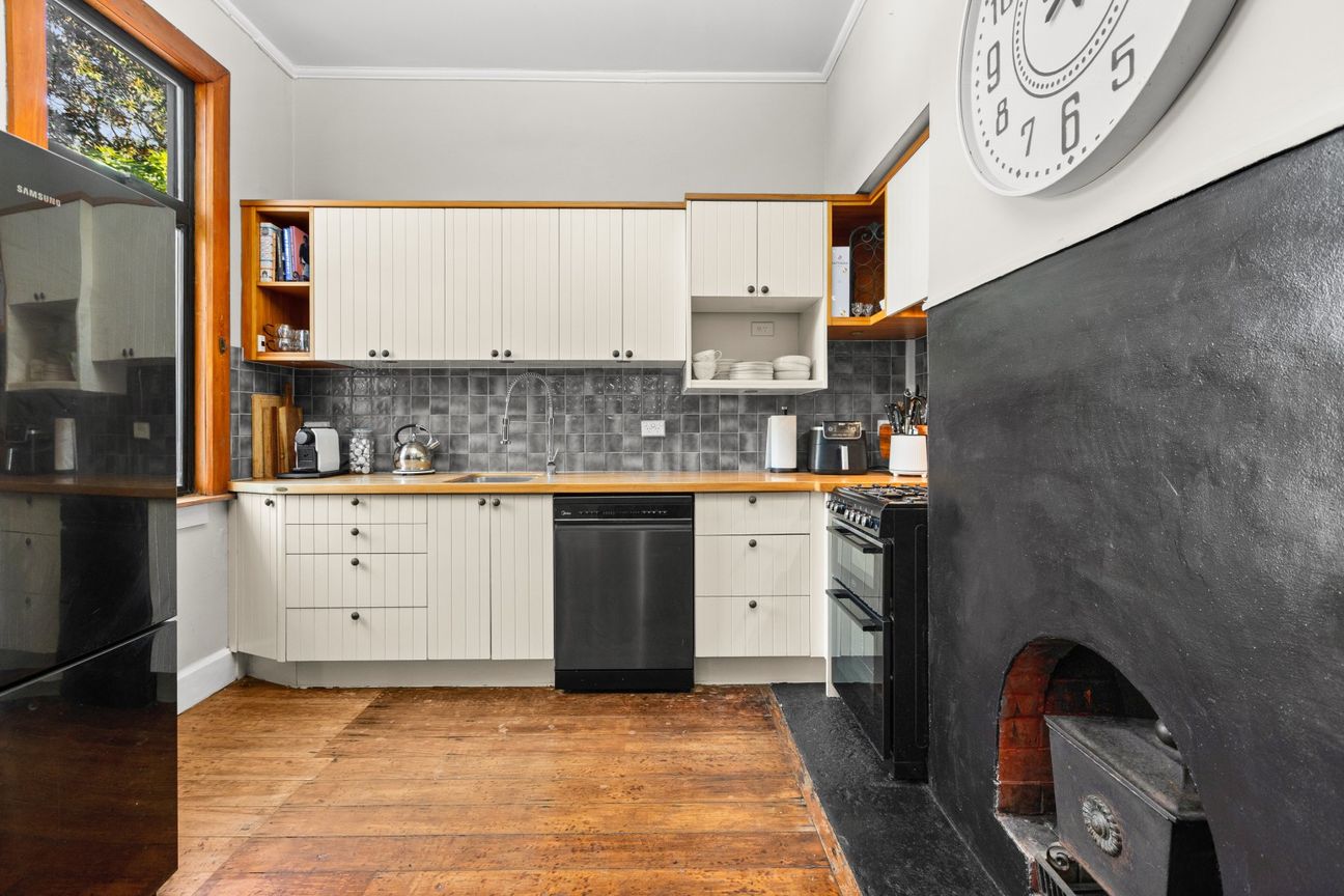 Some homes are just houses. 'Sarfend' is a legend - Ansicht 4