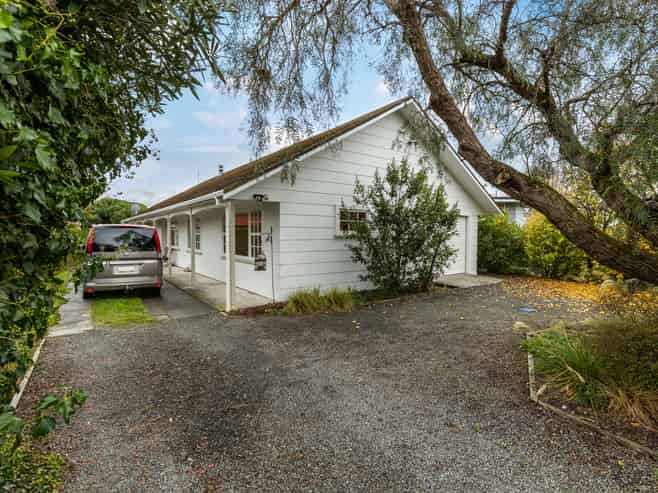 96 New Renwick Road, Burleigh