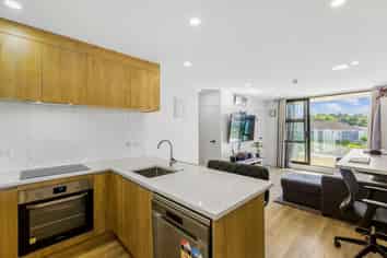 305/553C Glenfield Road , Glenfield