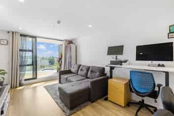 305/553C Glenfield Road , Glenfield