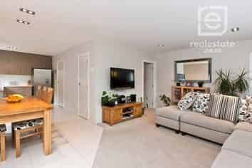 2/68 Hattaway Avenue, Bucklands Beach