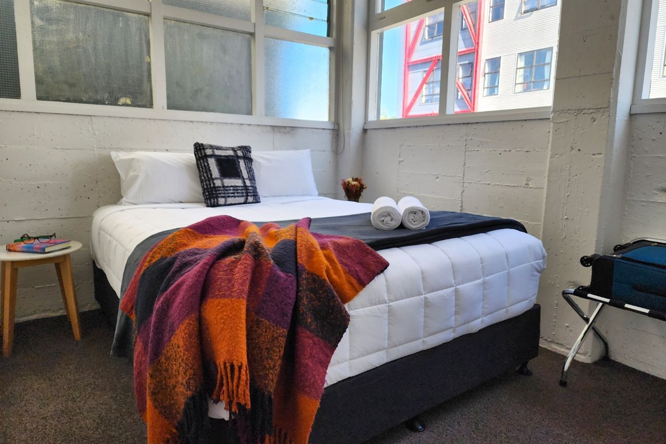 4 bedrooms + Office, Te Aro Apartment - Vista 2