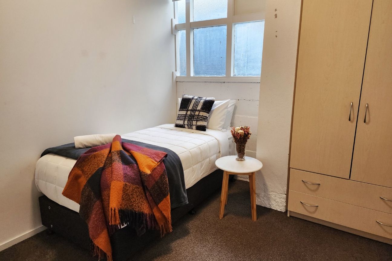 4 bedrooms + Office, Te Aro Apartment - Vista 5