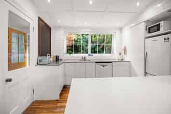18 Bracken Street, New Plymouth Central