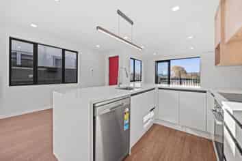 24 Taiheru Road, Karaka