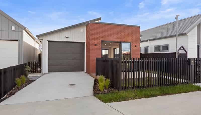 24 Taiheru Road, Karaka