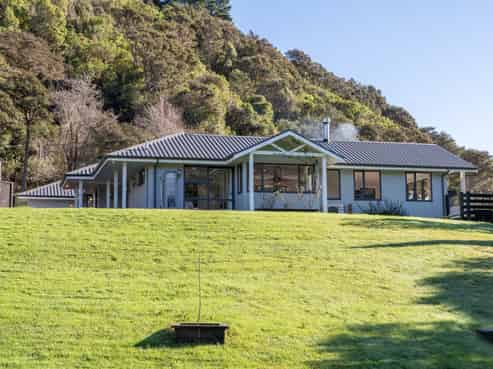 794 Hira Road, Hira